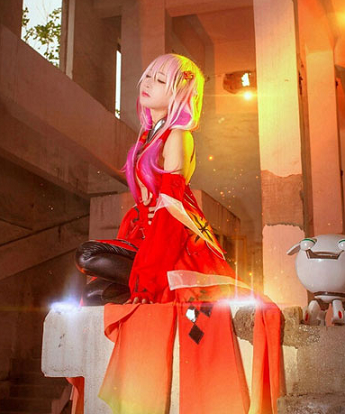 《抖音》千万粉丝女网红精彩演绎半裸楪祈cosplay