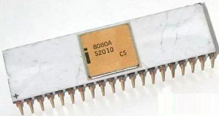 1974年4月1日，英特尔推出改进的微处理器intel 8080芯片